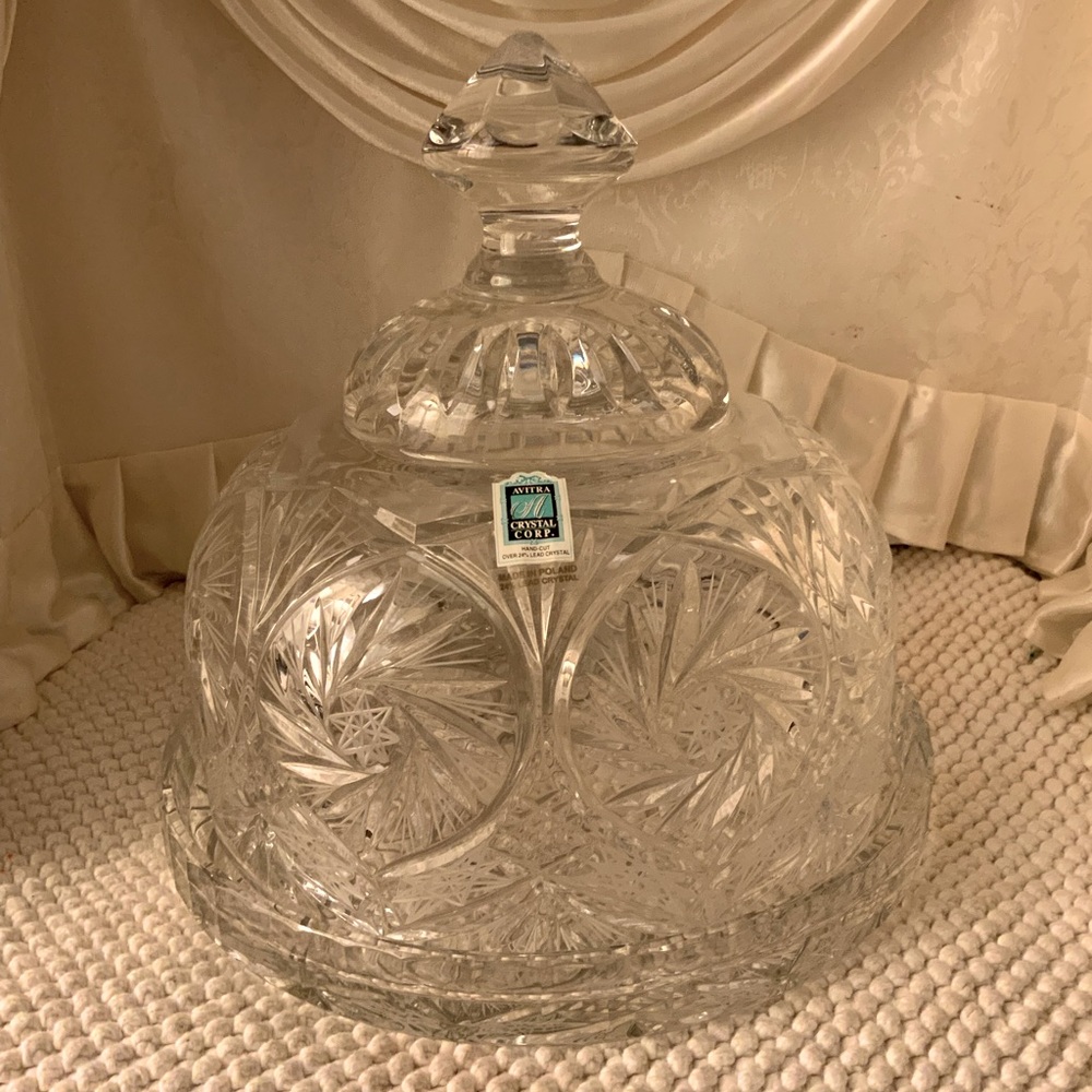 CRYSTAL SERVING DISH/PIE PLATE WITH DOME BY AVITRA CRYSTAL CORP.